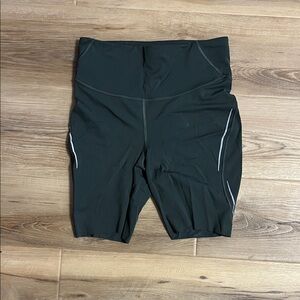 Lululemon base pace 8 inch running shorts